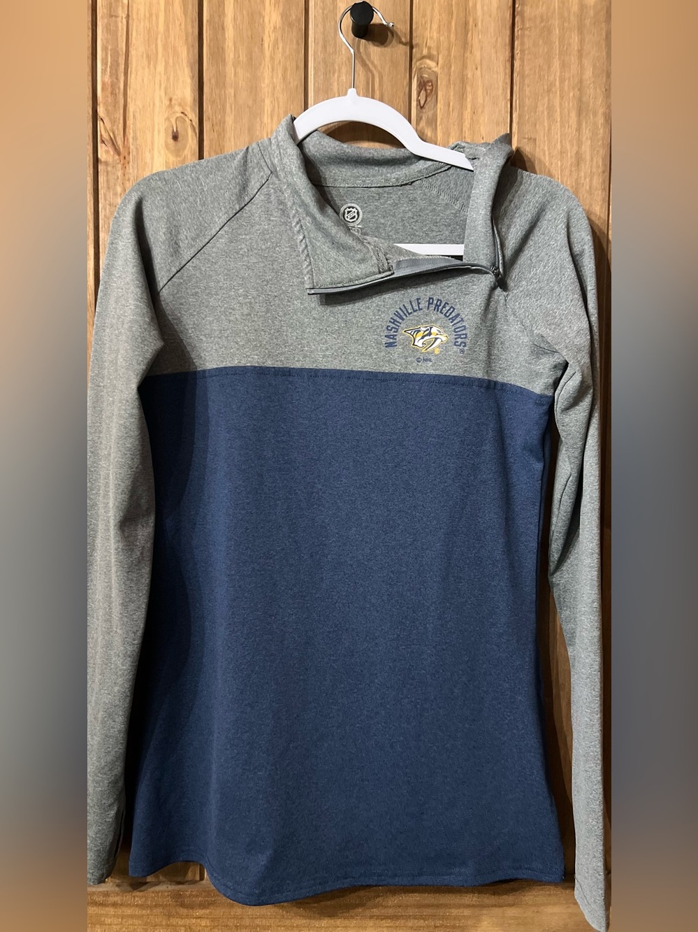 NHL Nashville Predators  Women's pullover